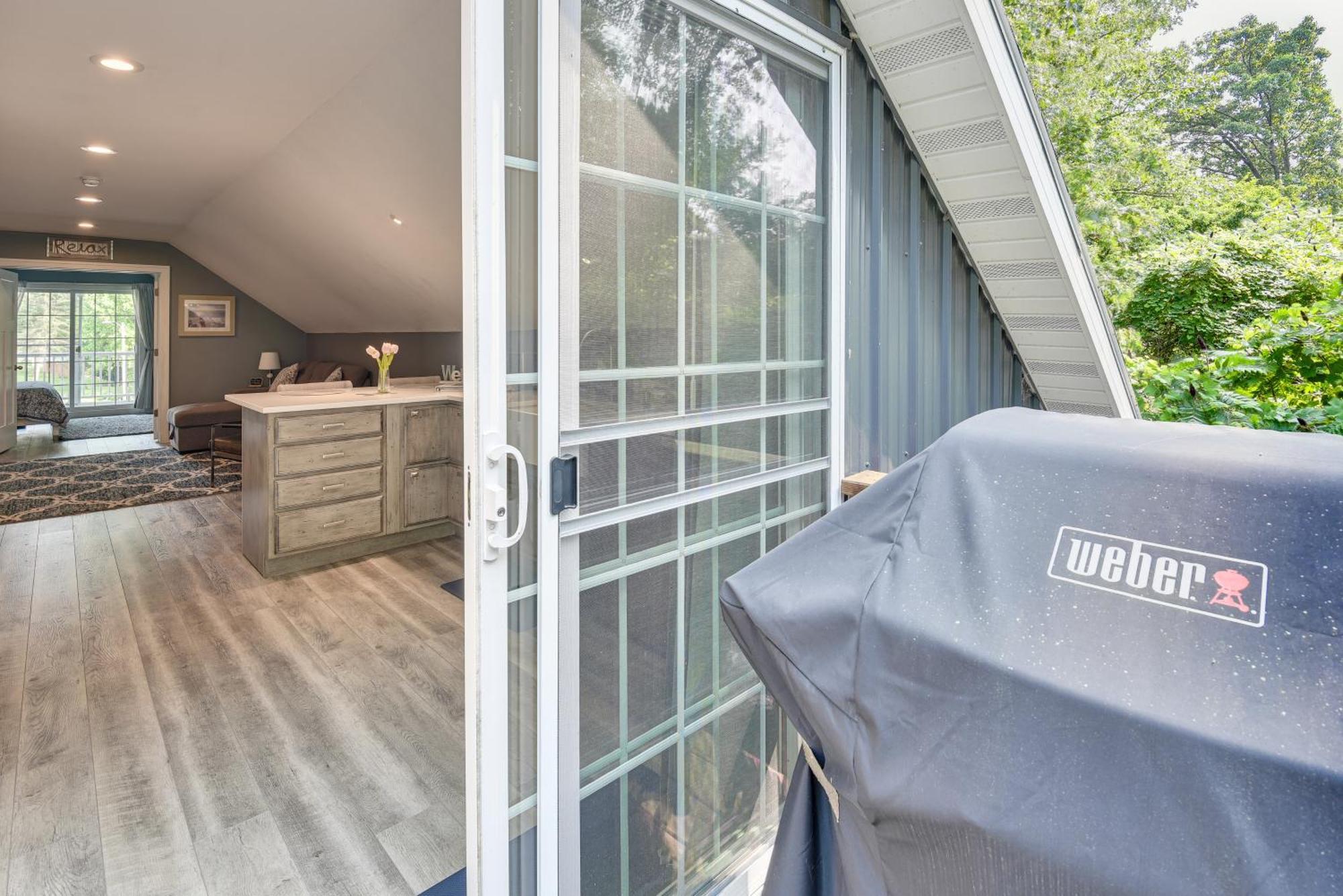 Benton Harbor Apt With Balcony And Shared Fire Pit Exteriér fotografie