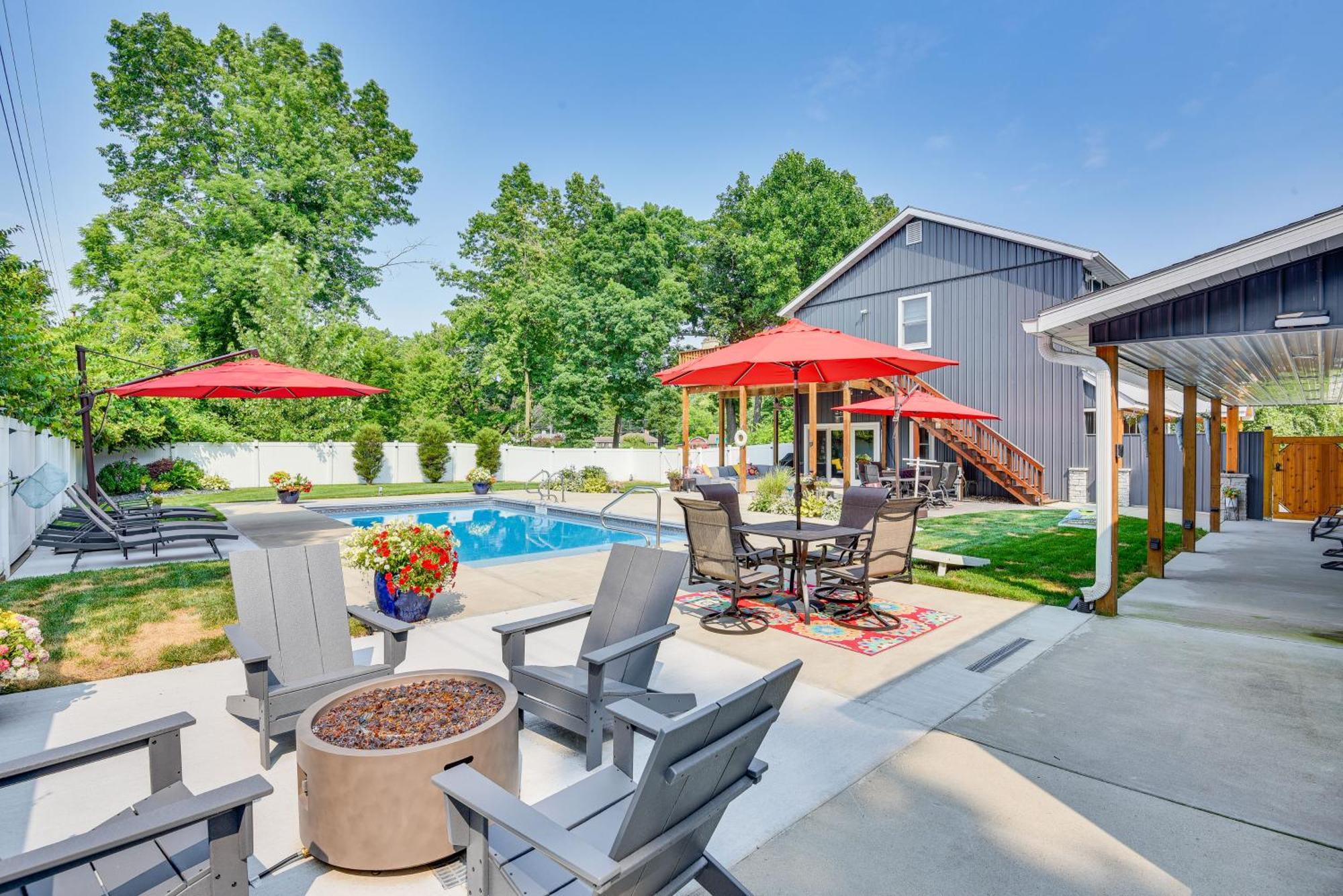 Benton Harbor Apt With Balcony And Shared Fire Pit Exteriér fotografie
